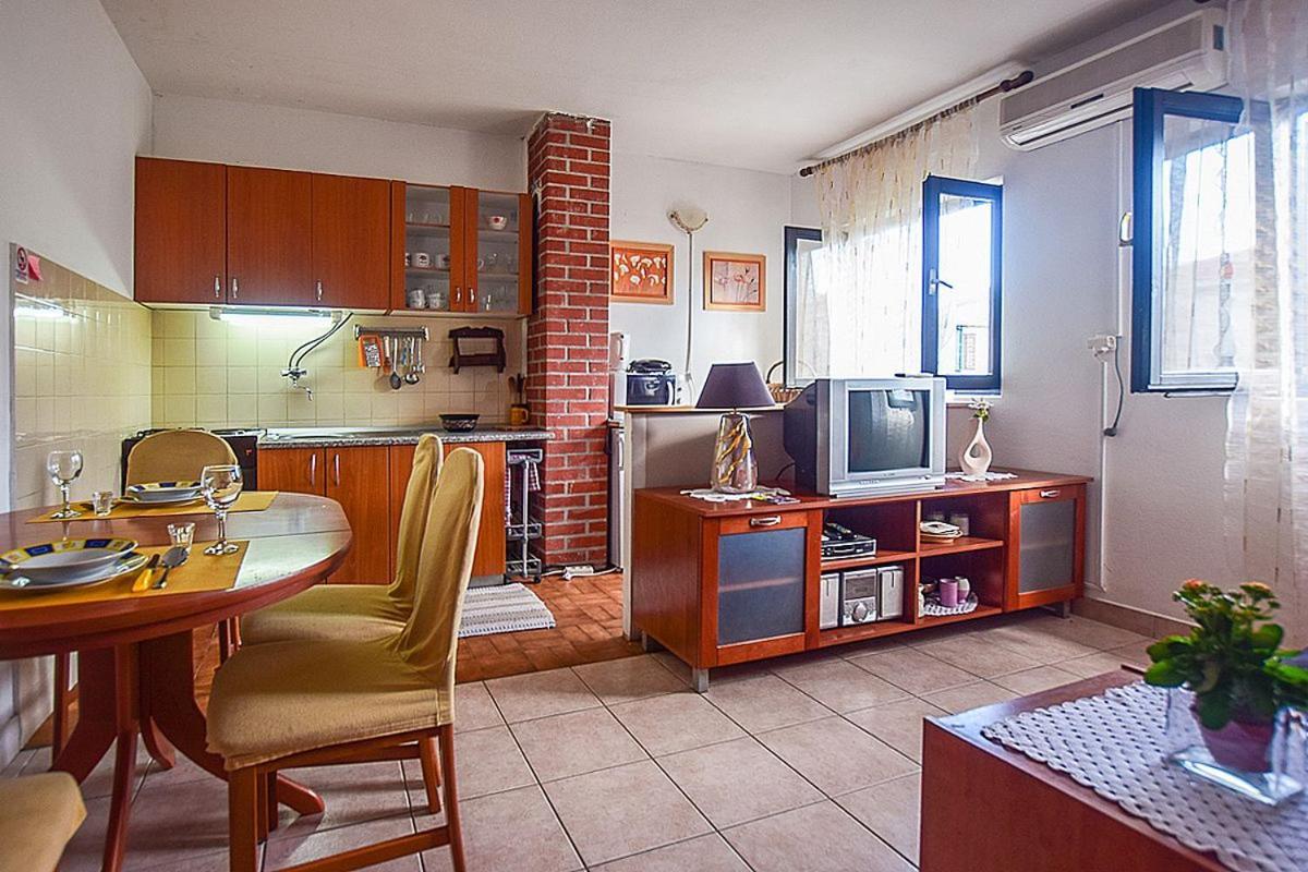 Apartments Derado Supetar Extérieur photo